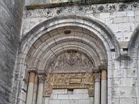 La Charite sur Loire - Eglise Notre-Dame - Porche roman et linteau